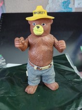 VINTAGE SMOKEY THE BEAR PLASTIC FIGURE R. DAKIN  CO. 3535