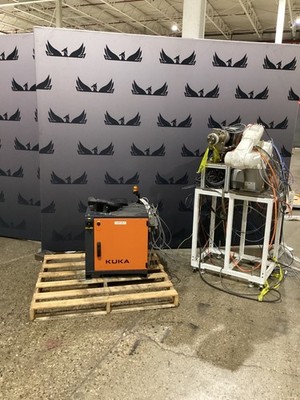 KUKA KR 6 R900-2/SEL ROBOT W/ KRC4 CONTROLLER 6-AXIS 6.5KG 901MM USED
