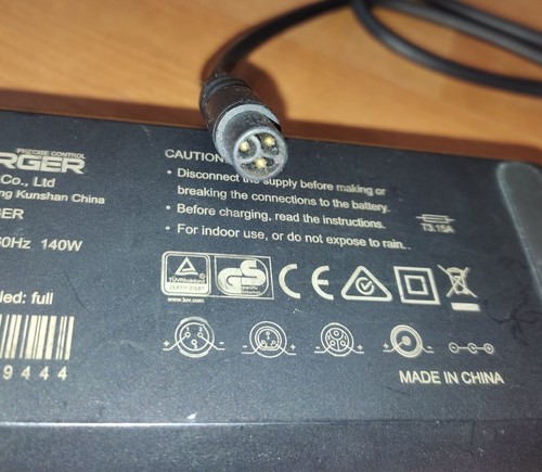 Original STC Charger Modell STC 8137LC 36 Volt 3A, TOP ZUSTAND - Picture 3 of 4
