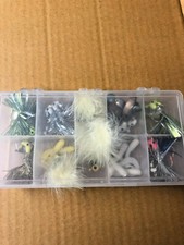 FT1 Lot of panfish jigs tinsel hair rubber worm new with pocket size tackle box