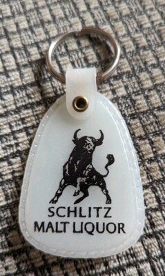 Vintage SCHLITZ MALT LIQUOR BULL LOGO KEY CHAIN Glow in the Dark/ Rare / NOS !!!