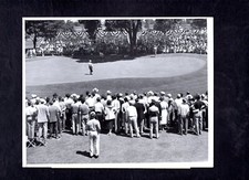Babe Zaharias putts 18th green Tam O'Shanter Country Club 1951 Golf Press Photo