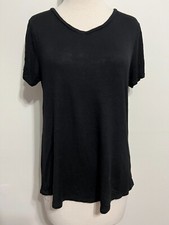 ACTIVE BASIC V-Neck Top T-Shirt Tee Black Short Sleeve Size L NWOT