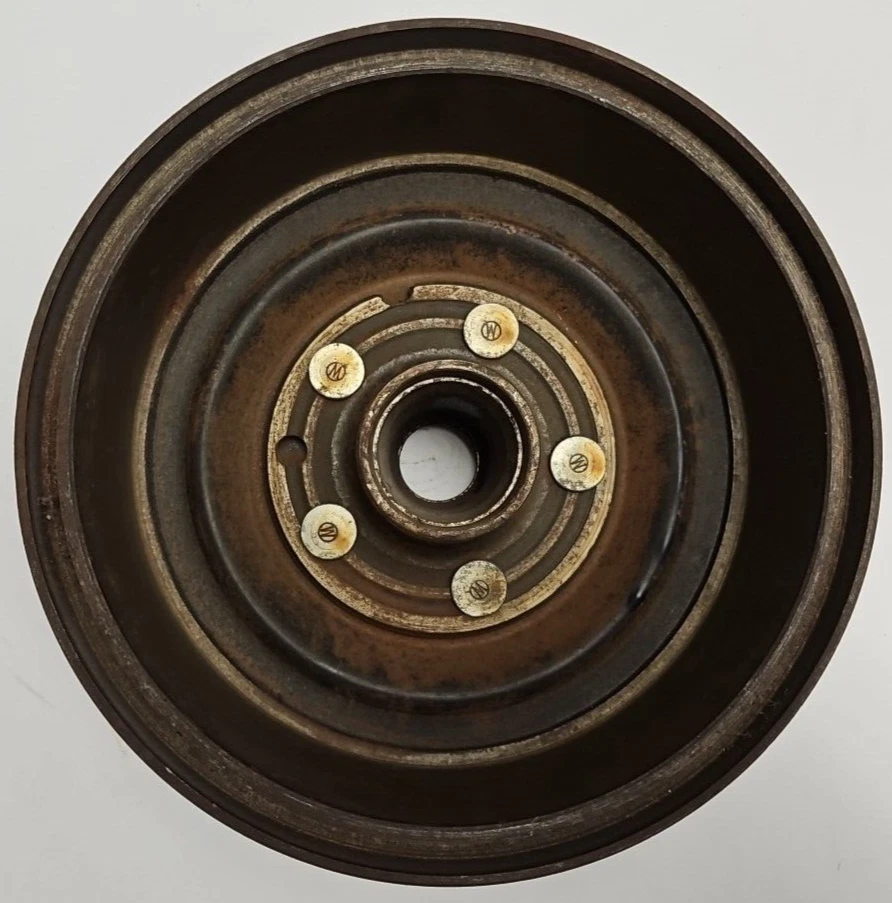 Buje y tambor de freno delantero derecho Plymouth Savoy 1962-1964 carrocería B 2266386 nuevo en stock Foto 3 de 4