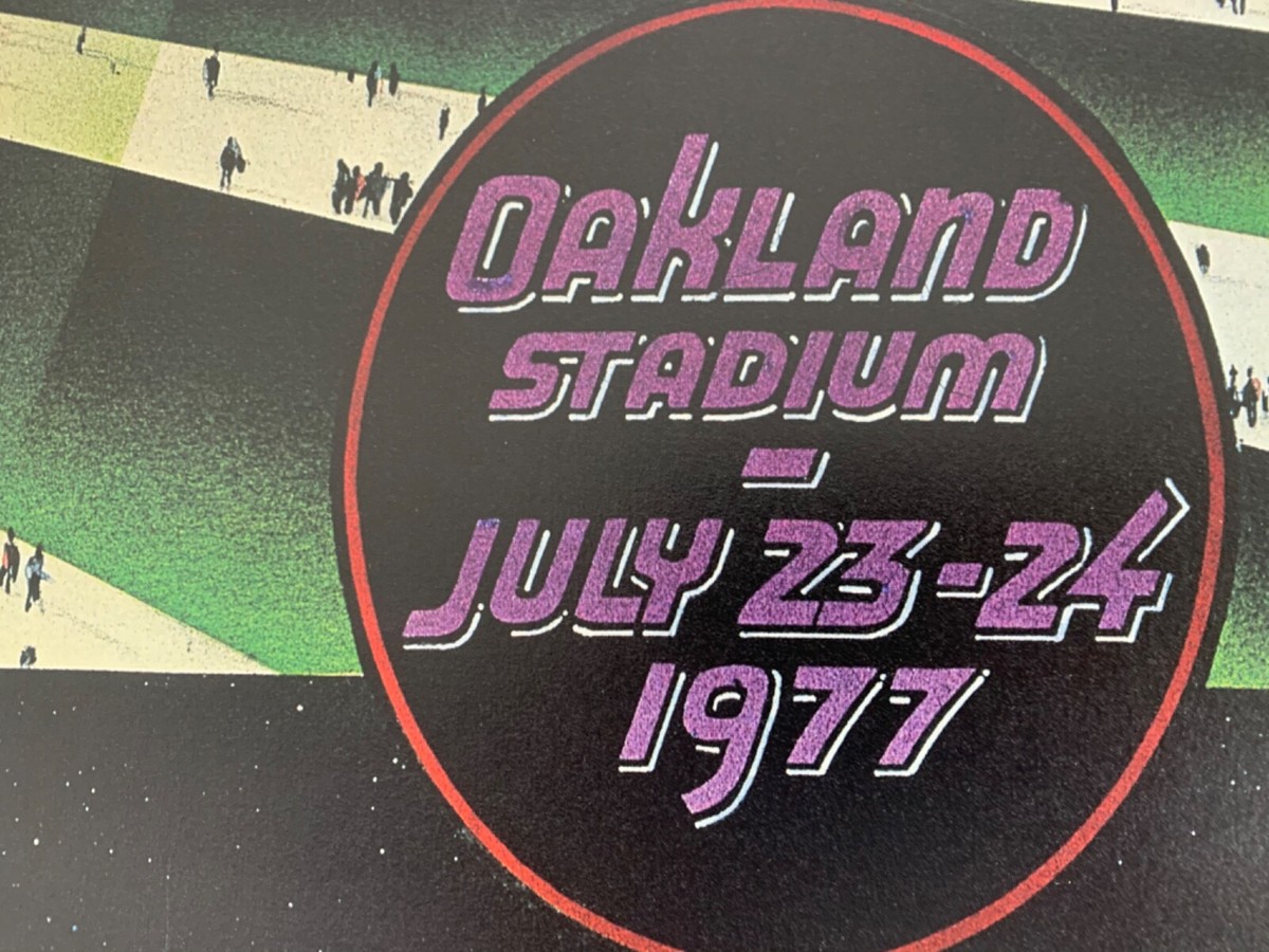 LED ZEPPELIN,'LIVE AT OAKLAND STADIUM,JULY 1977' AUTHENTIC 2002