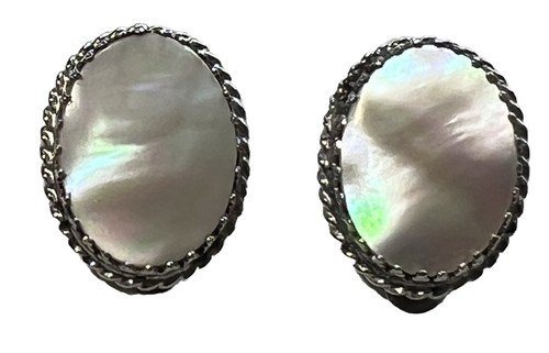 Vintage Whiting Davis Genuine Mother Of Pearl Pendant Necklace & ClipOn Earrings - Picture 19 of 22