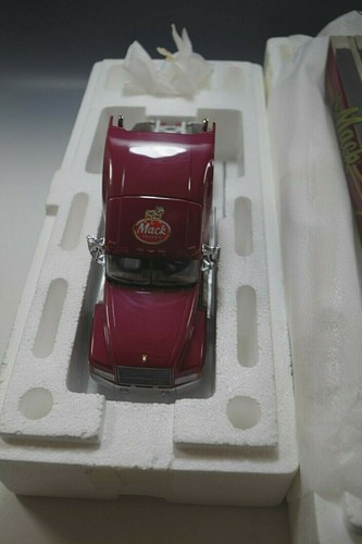 FRANKLIN MINT 1993 MACK ELITE TRUCK AND TANKER MODEL 1:32 SCALE DIE CAST - Picture 2 of 12
