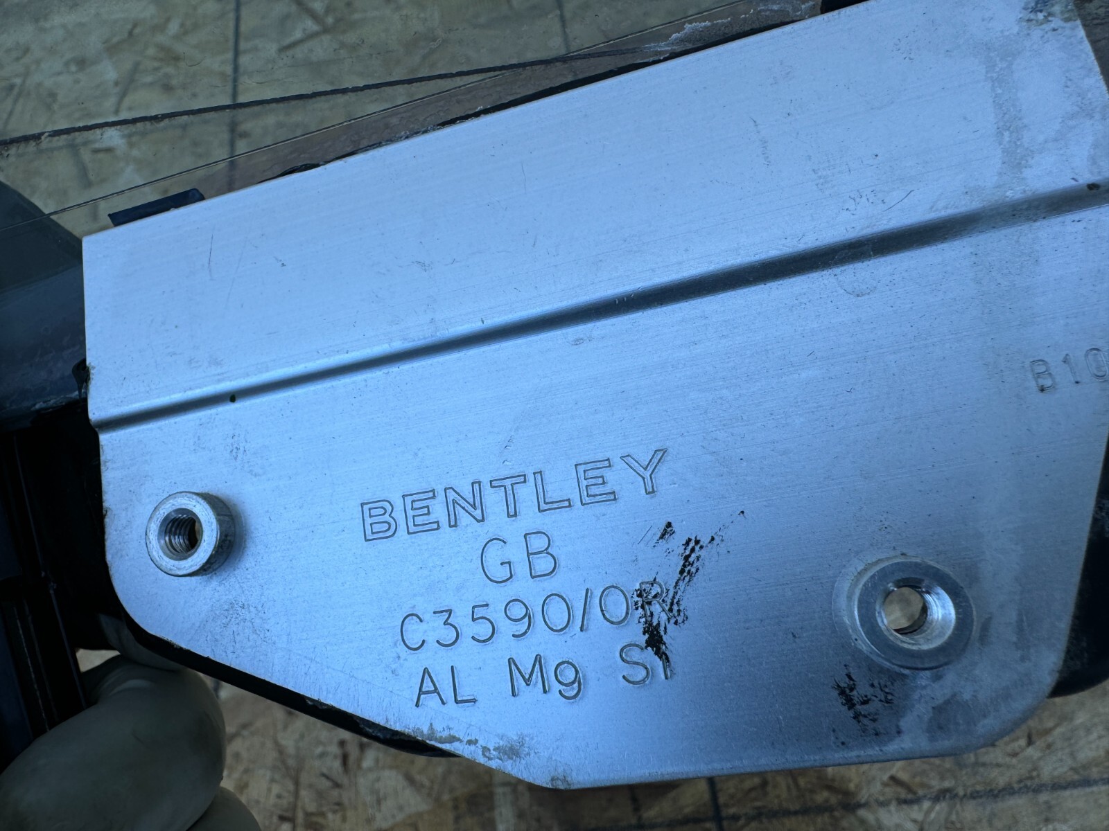 Bentley Continental GT 2004-2009 FRONT+RIGHT Quarter glass P/N 3W0837412