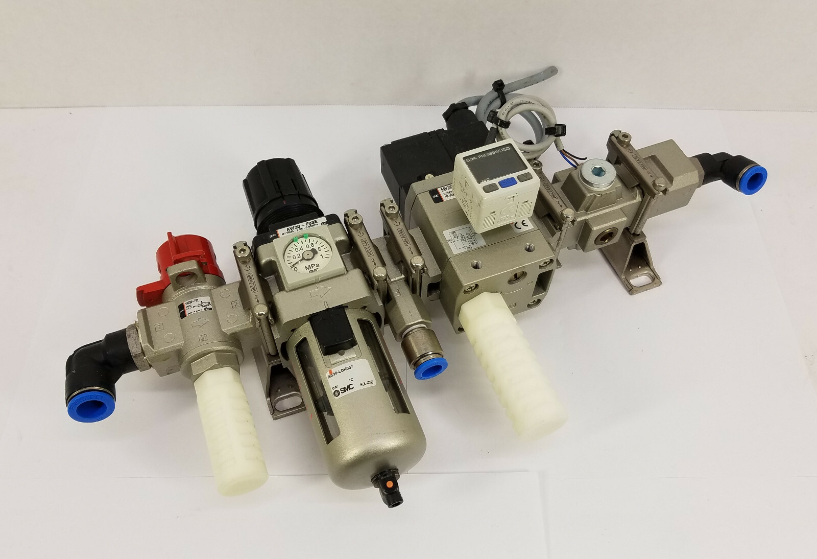 SMC Pressure Regulator/Filter Assy. EAV3000-F03-5YO-Q, AW30-F03E, VHS30-F02