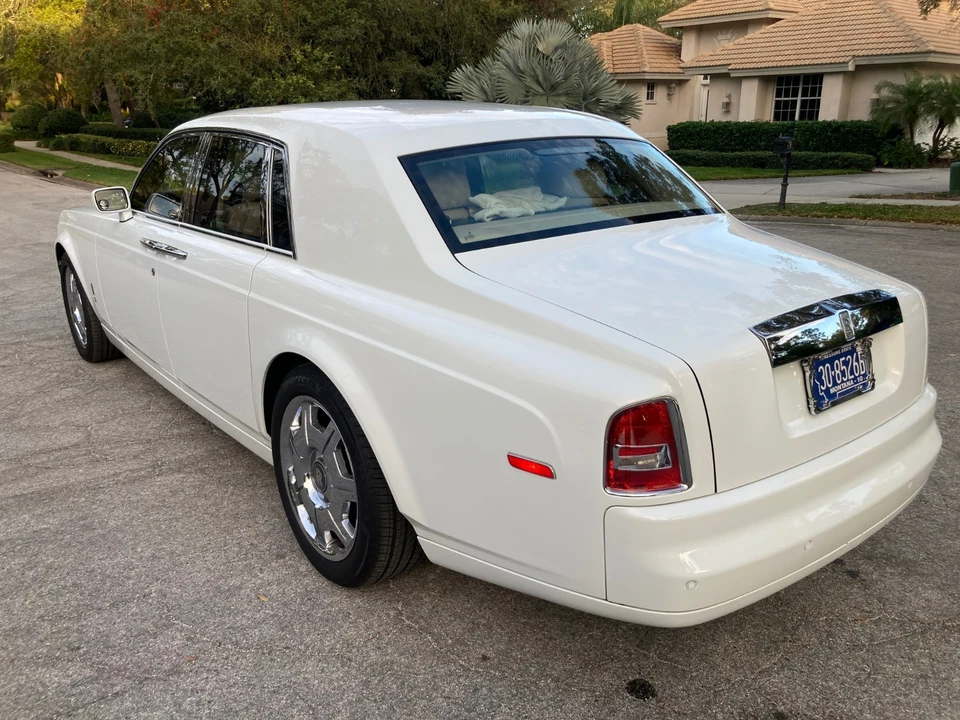 Rolls-Royce Phantom 2006  Foto 3 de 4