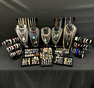 238 pc Antique Vintage Estate Costume Jewelry Some Signed. Lot 671