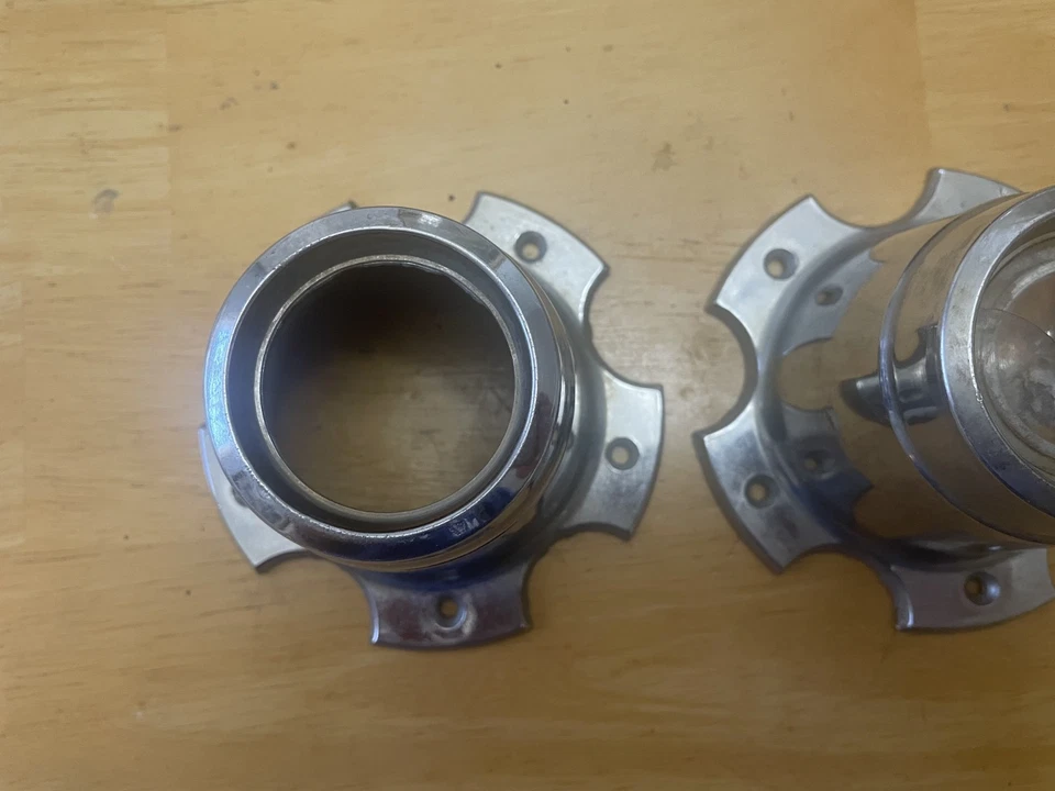 Ford Mustang 1973 centros de rueda metálicos para ruedas de aluminio OEM Foto 3 de 4