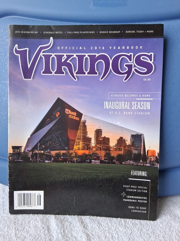  MN Vikings Cover ONLY OFFICIAL 2016 YEARBOOK INAUGURAL SEASON US Bank Stadium
