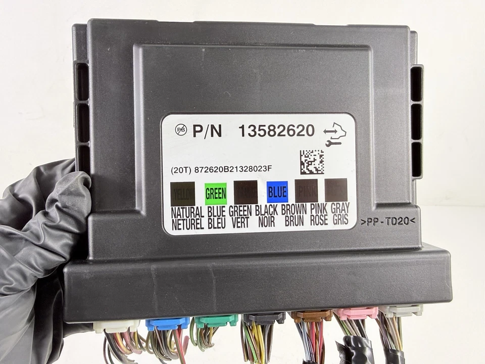 Chevrolet Sonic 2012 módulo de control de carrocería unidad BCM BCU OEM 13582620 Foto 3 de 4