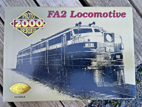 Lifelike Proto 2000, FA2, FB2, Chicago & Northwestern, # 4103 A/B/B/A, Analog DC | Condition: Gebraucht