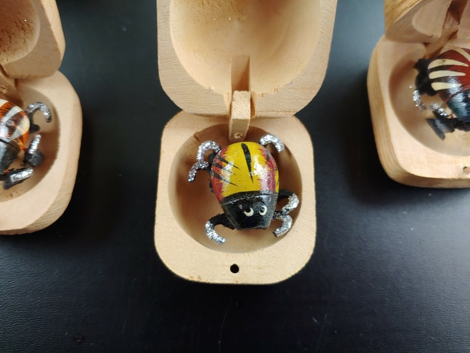 Handmade Bug In A Box Gag Toy Gift Moving Legs Novelty Bug in a nut ...