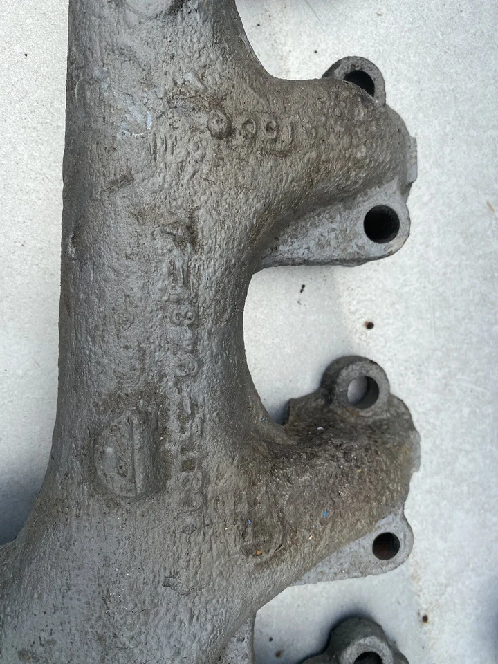 Colector de escape Ford 1969 V-8 Bronco Mustang -- C9TE-9431-A DIESTRO Y DERECHO Foto 2 de 4