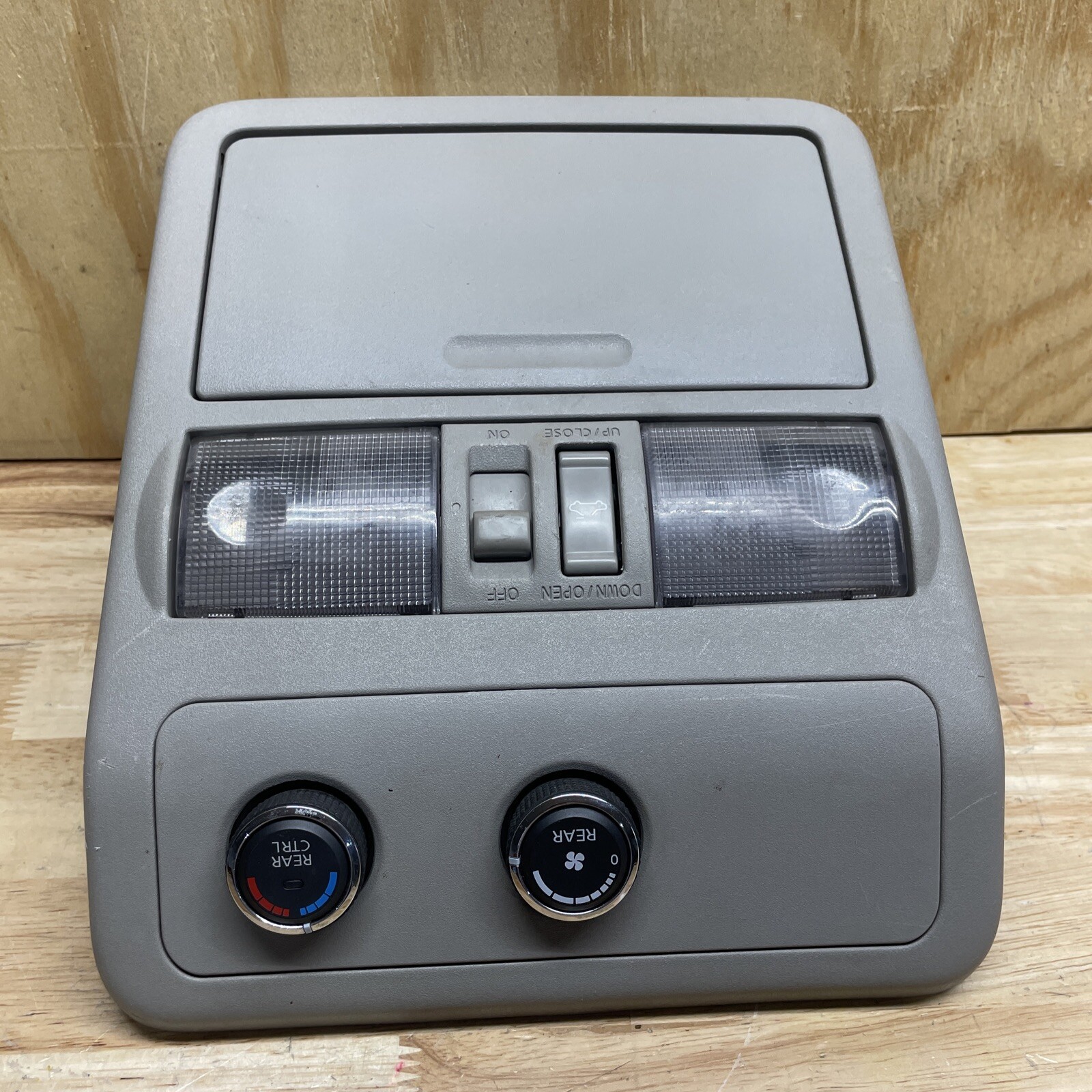 0812 Nissan Pathfinder Dome Light Overhead Roof Console Temp Control