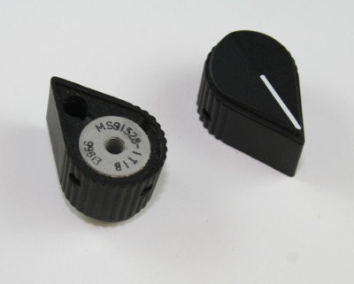LOT OF 3 MS91528-1T1B RAYTHEON KNOB PLASTIC POINTER