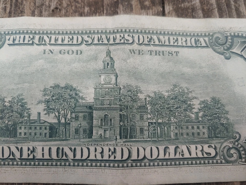 Series 1977 $100 Old Vintage One Hundred Dollar Bill in Excellent Condition! - Image 4 of 4