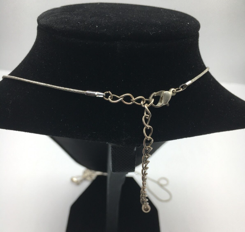 Collar Colgante Hoja Tono Plata 39 Pulgadas Cierre Garra Langosta - Imagen 6 de 6