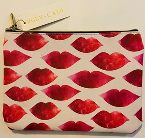 ruby and cash makeup bolsa