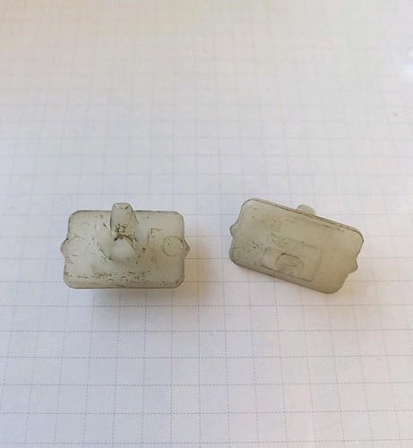 Orig. VW Spreizmutter 873853139 Kühlergrill Schweller Golf Cabrio Polo Scirocco