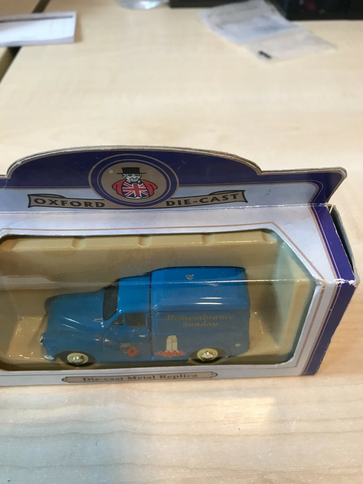 VANS Oxford Die cast MM004 Morris 1000 Van. Remembrance Sunday 3385 of 5000 made