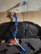 genesis bow right hand with custom limbs and string