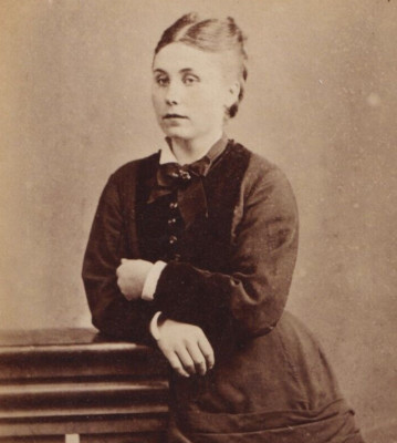Victorian CDV Photo Pretty Woman Fashion Clifton Arts Studio Bristol