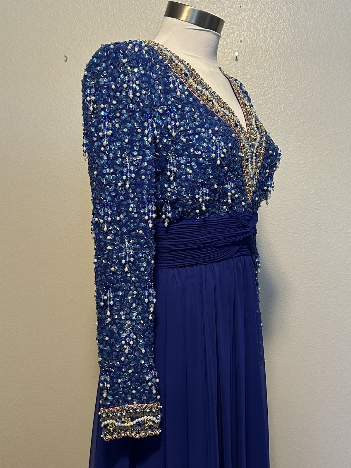 Vintage Victoria Royal Ltd Womens Size 8 Blue Beaded Evening Gown Formal Dress