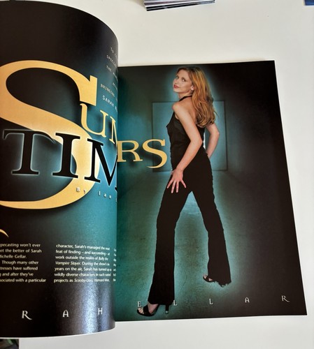 Buffy The Vampire Slayer Magazine Yearbook 2002 - Picture 8 of 9