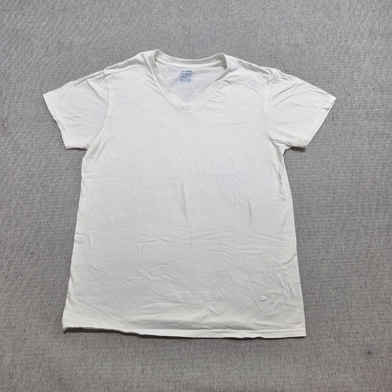 Gildan T-Shirt Mens Size Medium White Casual V Neck Short Sleeve Pullover