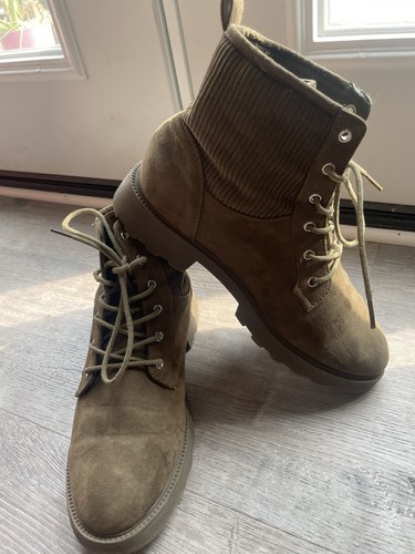 Women’s Army Green Boots With Shoe Laces Size 9.5 - Picture 4 of 8