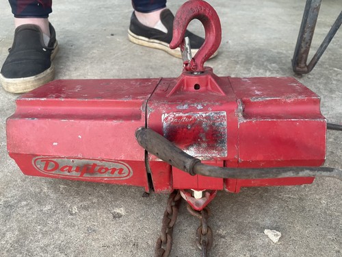 Dayton 4GU70 300 lb. Capacity 115 V 10ft Lift Electric Chain Hoist Fast Shipping