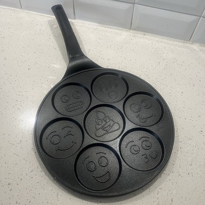 Crofton Nonstick Emoji Smiley Face Mini Pancake Maker 7 Slots W/Handle 10.5 