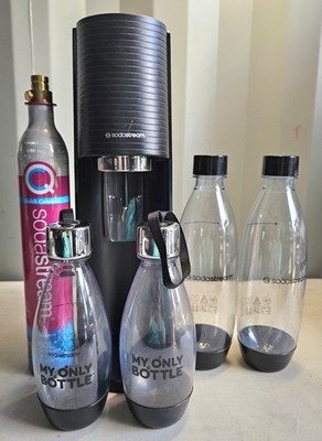 SodaStream Terra Sprudelwasserbereiter schwarz Gasflasche 4 Flaschen