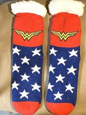 Wonder Woman DCComics Winter Sherpa Lined Slippers Non-Slip Soft Warm Socks NWOT