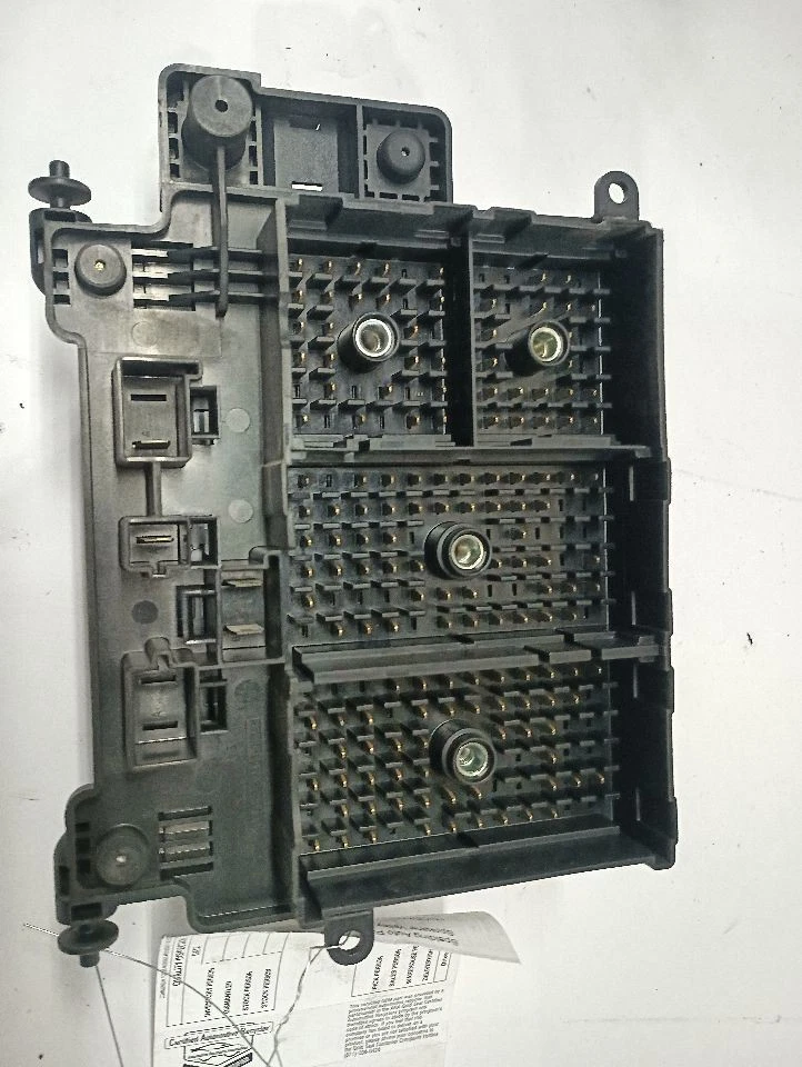 Коробка предохранителей двигателя от 1999 Chevy Silverado 1500 5,3 л 11392913 - Изображение 3 из 4