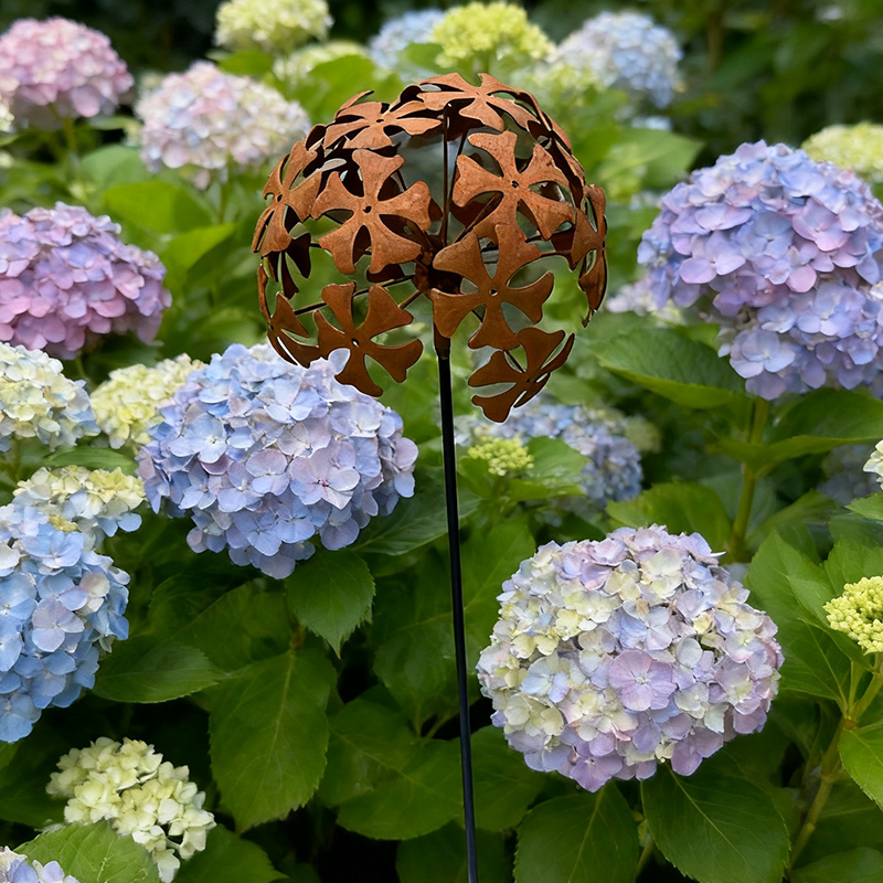Rustic Hydrangea Flower Metal Garden Stake 27.8‘’ Rustic Metal Yard Art Decor