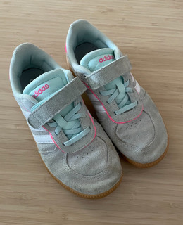 Adidas Sneaker Turnschuhe Sportschuhe Hallenschuhe Gr. 34 grau/rosa helle Sohle