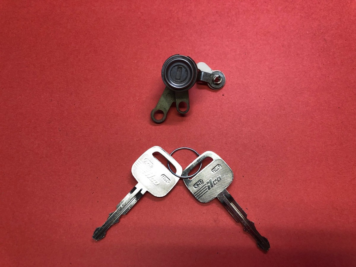 1992-1996 TOYOTA CAMRY FR PASSENGER DOOR LOCK CYLINDER W 2