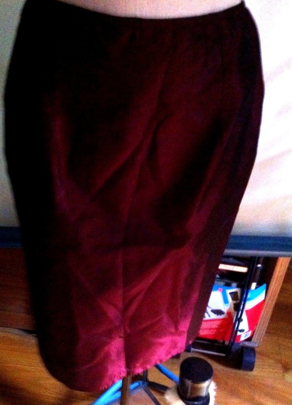 Jessica McClintock cranberry straight skirt size 10 with tiny back pleat and lining-image