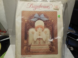 Vintage-Dick-Martin-Day-Dreamers-Tree-Top-Angel-Stitchery-Kit-1984
