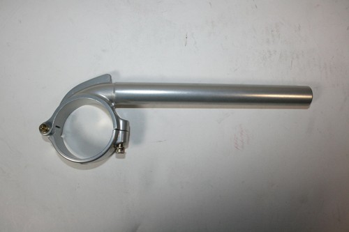 Semi Manubrio Dx Compl. Per Mv F4 1000S/1000R/312R/312RR Codice 8000A3168 - Imagen 1 de 2