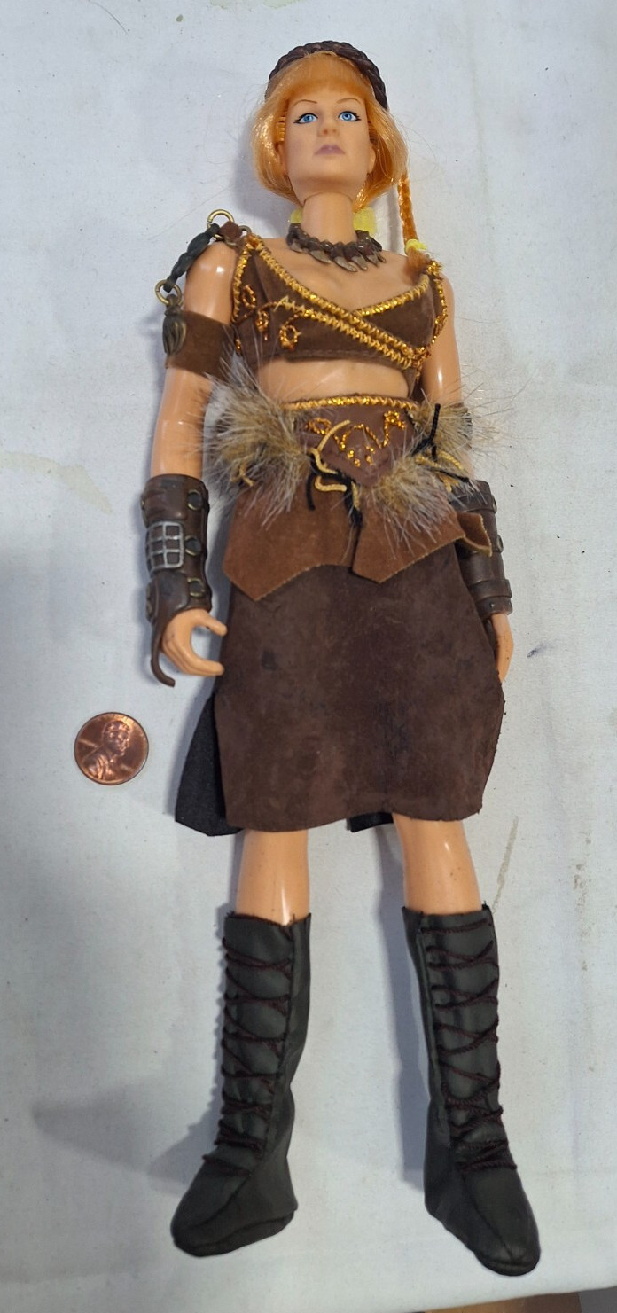 Vintage 1998 ToyBiz Inc Xena Gabrielle Amazon Princess 1/6 Scale Figure LJ-342