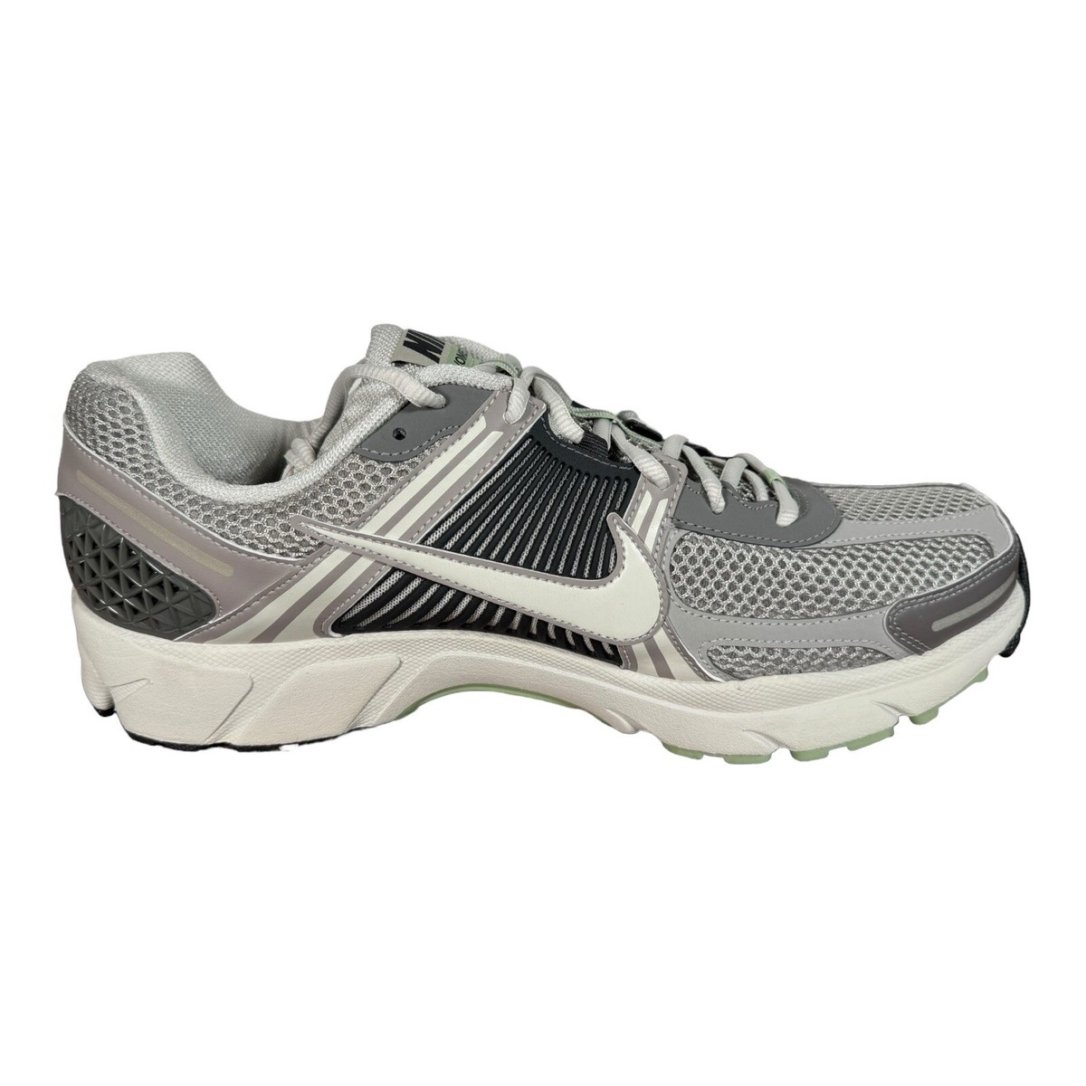 Nike Zoom Vomero 5 'Cobblestone and Flat Pewter' (FB8825-001 Nike Zoom Vomero 5 'Cobblestone and Flat Pewter' (FB8825-001