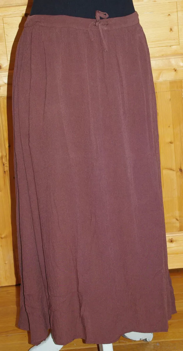 Blanche porte top jupe longue