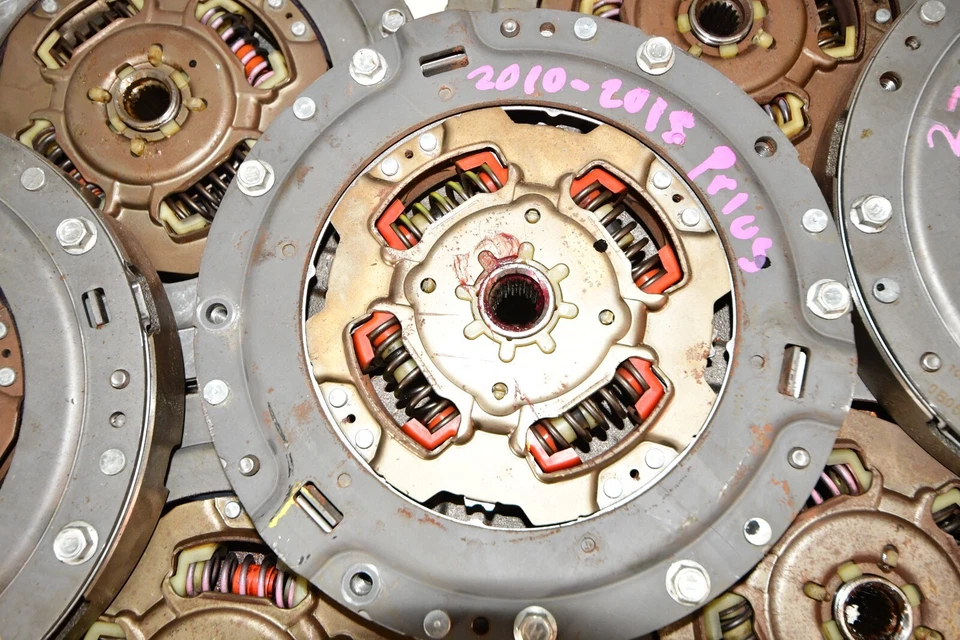 JDM 2010-2015 Toyota Prius Prius V CT200h 2ZRFXE 1,8 л гибридное сцепление и маховик - Изображение 3 из 3