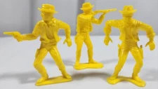 3 Pc Vtg TIM-MEE 1950's Yellow Oregon Trail Pioneers Cowboys  2.5" Rare